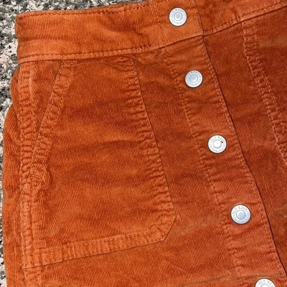 Old Navy corduroy button down skirt. Size small